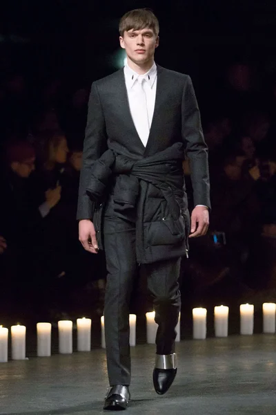 Look 4